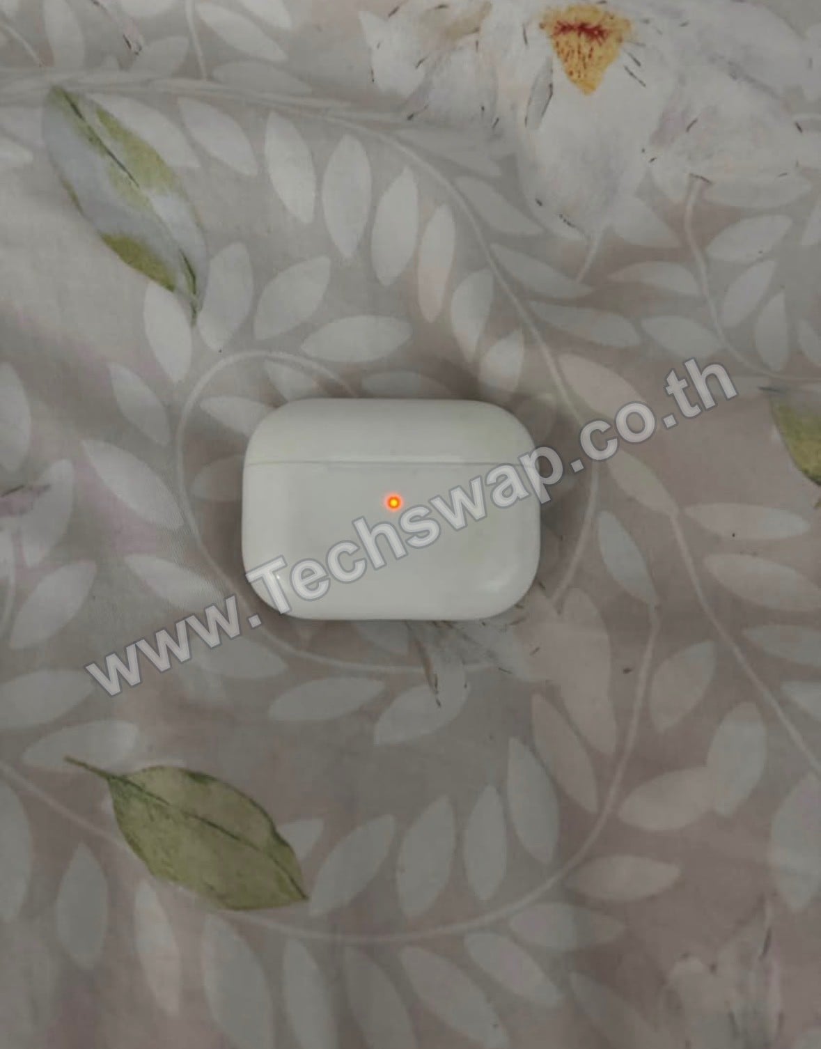 Apple AirPods Pro (2nd generation) USB-C Charging Case