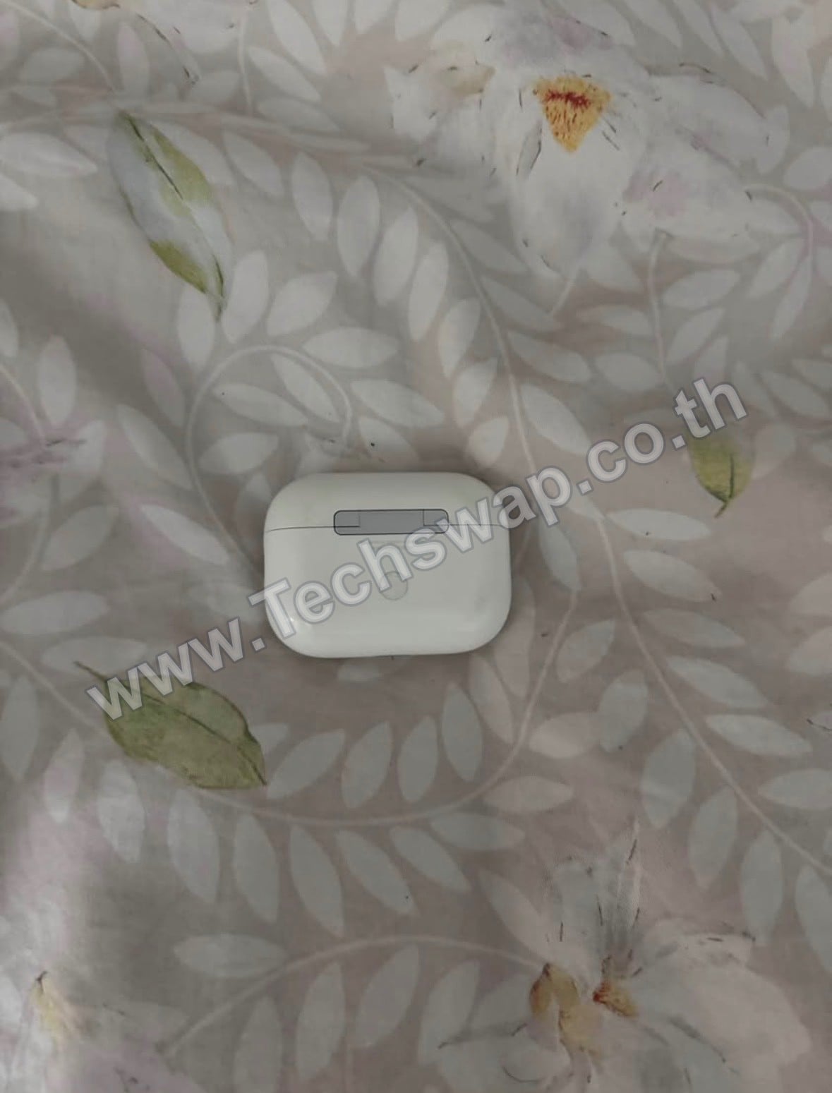 Apple AirPods Pro (2nd generation) USB-C Charging Case